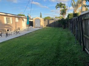 7960 NW 174th St, Hialeah FL 33015