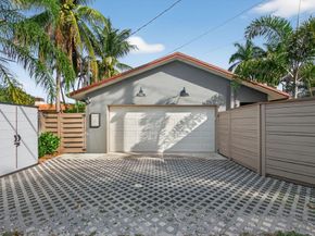 1209 N Lakeside Drive, Lake Worth Beach FL 33460