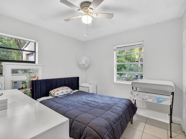 1525 NW 14th Ct, Fort Lauderdale FL 33311