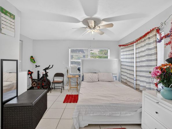 1525 NW 14th Ct, Fort Lauderdale FL 33311