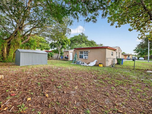 1525 NW 14th Ct, Fort Lauderdale FL 33311