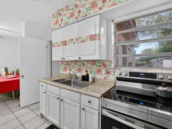 1525 NW 14th Ct, Fort Lauderdale FL 33311