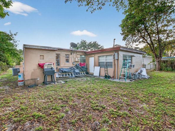 1525 NW 14th Ct, Fort Lauderdale FL 33311