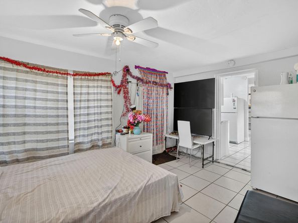 1525 NW 14th Ct, Fort Lauderdale FL 33311