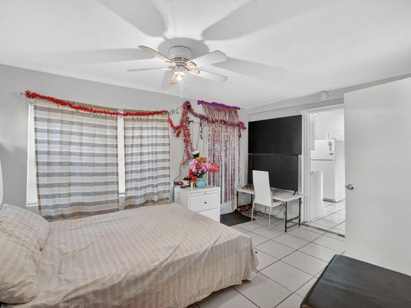 1525 NW 14th Ct, Fort Lauderdale FL 33311