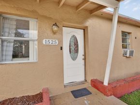 1525 NW 14th Ct, Fort Lauderdale FL 33311