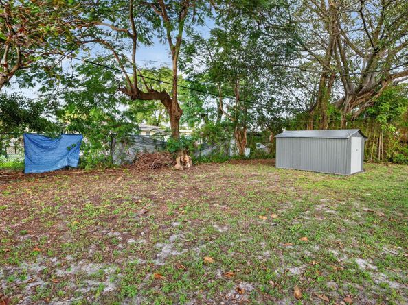 1525 NW 14th Ct, Fort Lauderdale FL 33311