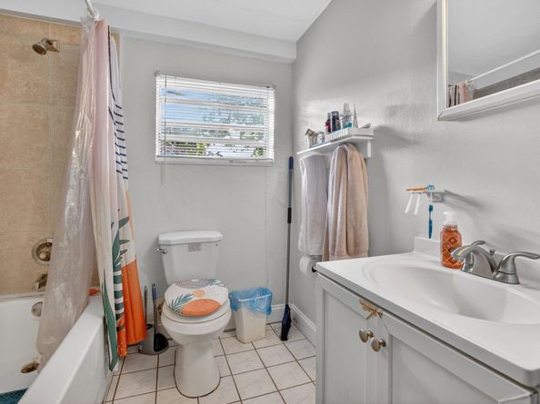 1525 NW 14th Ct, Fort Lauderdale FL 33311