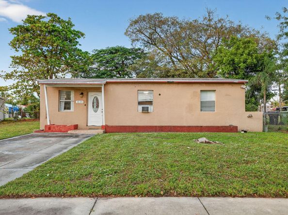 1525 NW 14th Ct, Fort Lauderdale FL 33311