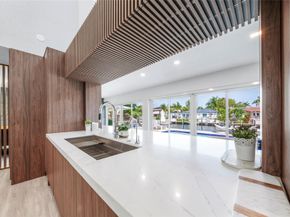 11 S Castle Harbor Is, Fort Lauderdale FL 33308