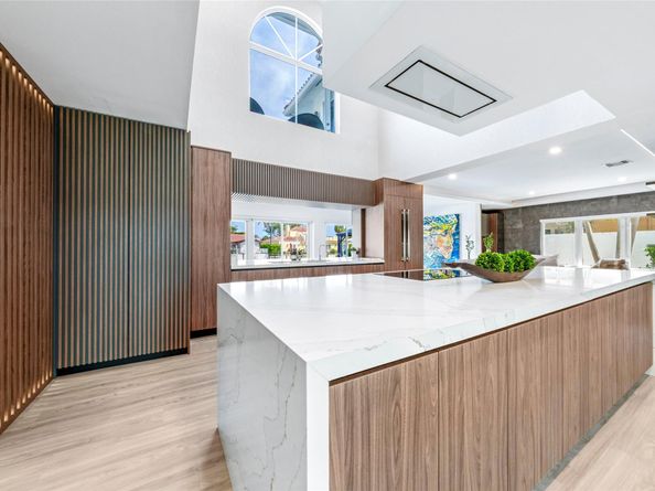 11 S Castle Harbor Is, Fort Lauderdale FL 33308