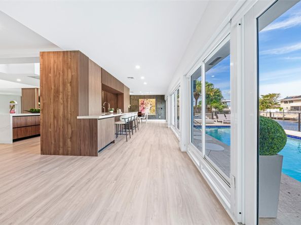 11 S Castle Harbor Is, Fort Lauderdale FL 33308