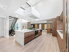 11 S Castle Harbor Is, Fort Lauderdale FL 33308