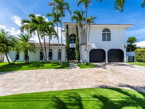 11 S Castle Harbor Is, Fort Lauderdale FL 33308