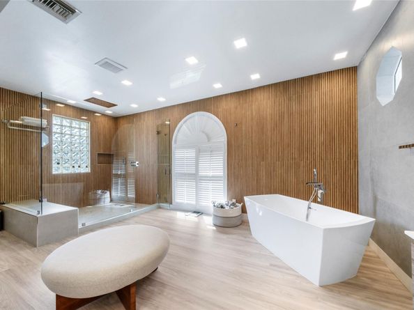 11 S Castle Harbor Is, Fort Lauderdale FL 33308