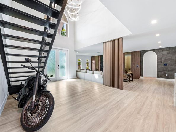 11 S Castle Harbor Is, Fort Lauderdale FL 33308