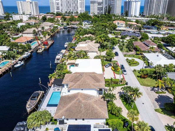 11 S Castle Harbor Is, Fort Lauderdale FL 33308