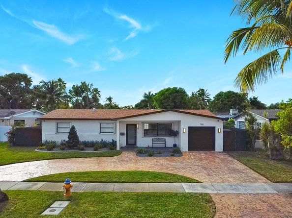 300 SW 65th Way, Pembroke Pines FL 33023