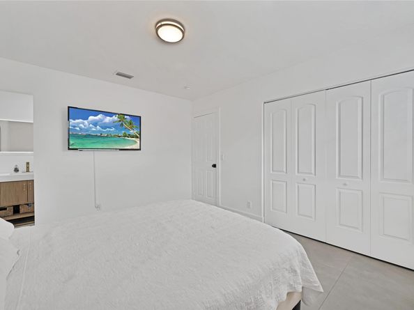 300 SW 65th Way, Pembroke Pines FL 33023