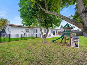 300 SW 65th Way, Pembroke Pines FL 33023