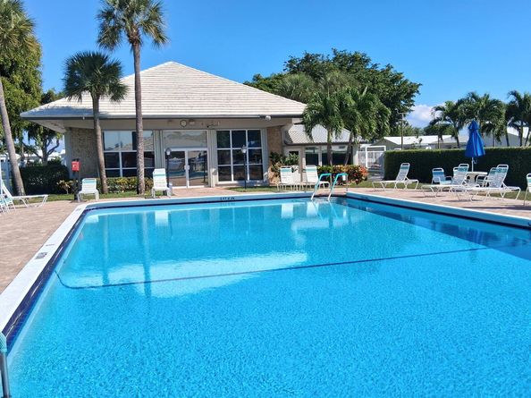 101 Leisure Lake Circle 101, Boynton Beach FL 33426