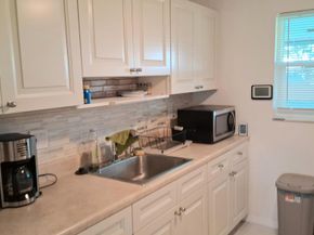 101 Leisure Lake Circle 101, Boynton Beach FL 33426