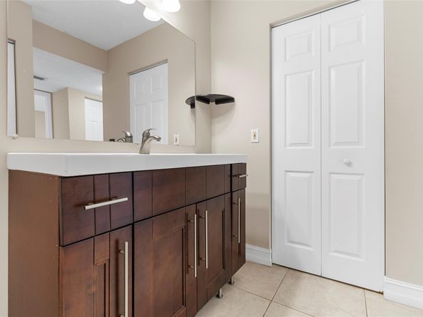 Undisclosed Address #FX-10536652, Weston FL 33326