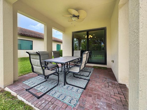 3210 Klays Ct, Royal Palm Beach FL 33411