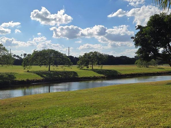 11281 Aspen Glen Drive 104, Boynton Beach FL 33437