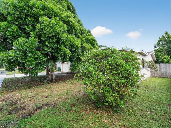 264 NW 79th Ave, Margate FL 33063