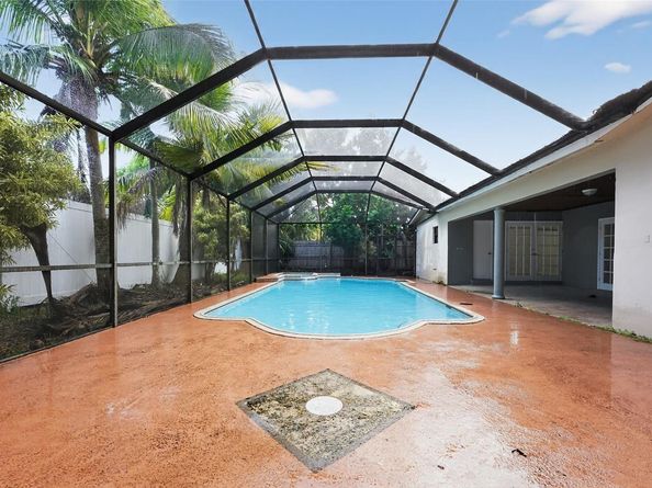 264 NW 79th Ave, Margate FL 33063