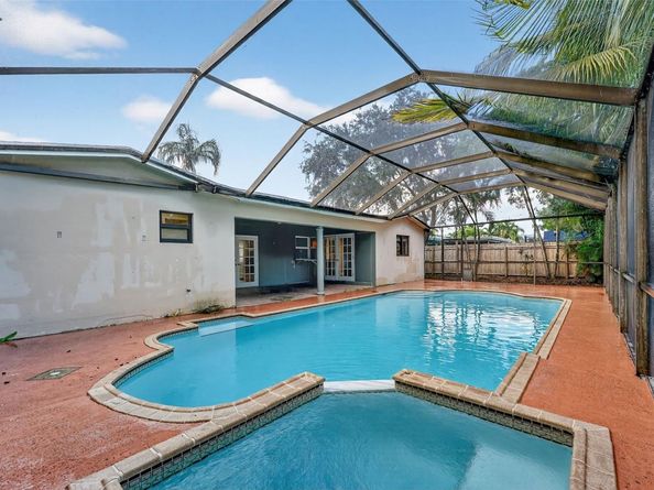 264 NW 79th Ave, Margate FL 33063