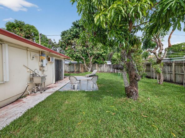 2650 SW 13th Ave, Fort Lauderdale FL 33315