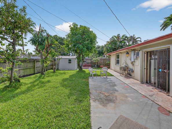 2650 SW 13th Ave, Fort Lauderdale FL 33315