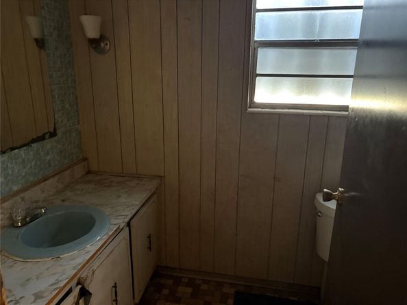 2129 NW 59th St, Miami FL 33142