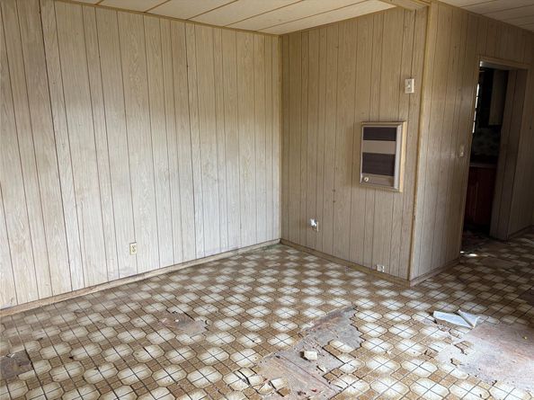 2129 NW 59th St, Miami FL 33142