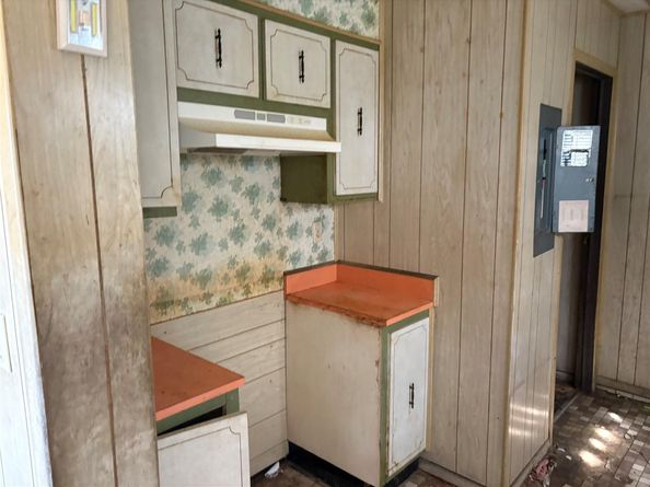 2129 NW 59th St, Miami FL 33142