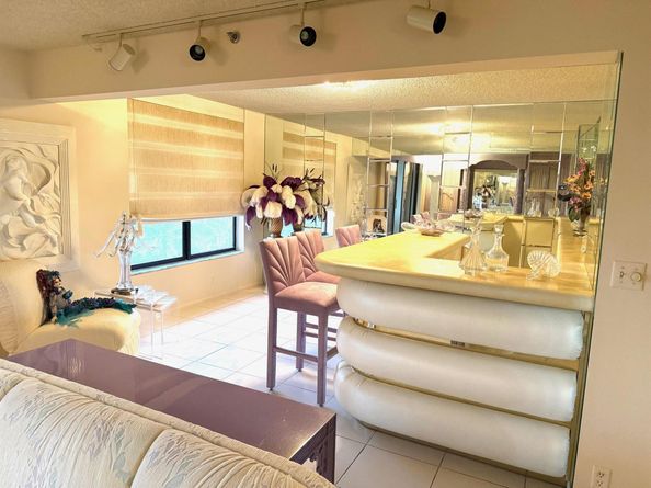 7564 Regency Lake Drive 702, Boca Raton FL 33433