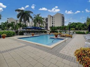 7564 Regency Lake Drive 702, Boca Raton FL 33433