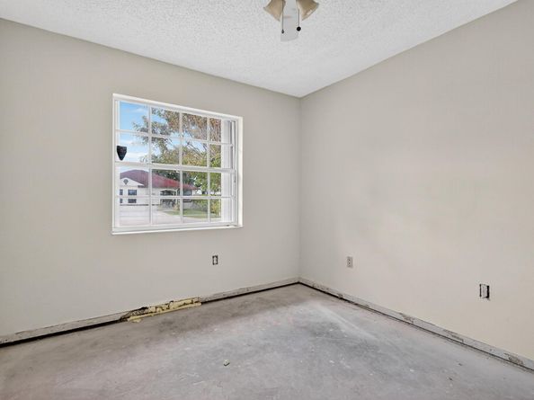 18091 SW 134th Ct, Miami FL 33177