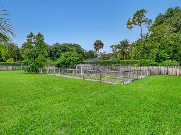 8659 Thousand Pines Circle, West Palm Beach FL 33411