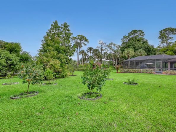 8659 Thousand Pines Circle, West Palm Beach FL 33411