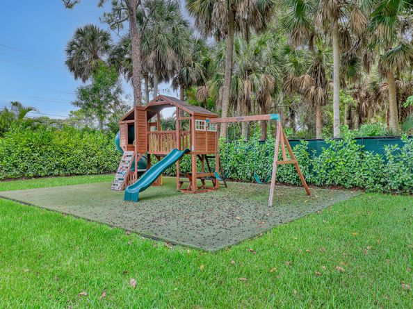 8659 Thousand Pines Circle, West Palm Beach FL 33411