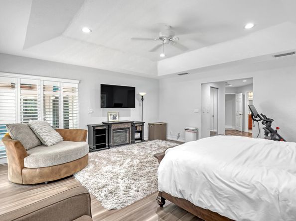 8659 Thousand Pines Circle, West Palm Beach FL 33411