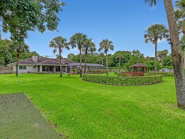 8659 Thousand Pines Circle, West Palm Beach FL 33411