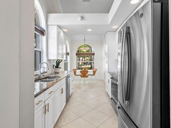 2860 Wilderness Rd, West Palm Beach FL 33409