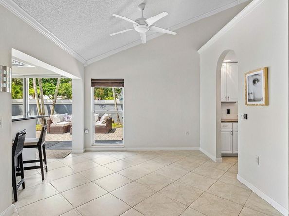 2860 Wilderness Rd, West Palm Beach FL 33409