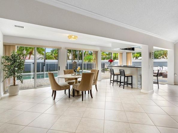 2860 Wilderness Rd, West Palm Beach FL 33409