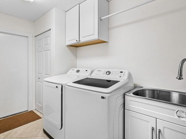 2860 Wilderness Rd, West Palm Beach FL 33409