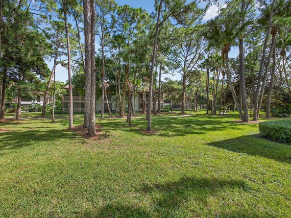 113 Brackenwood Road, Palm Beach Gardens FL 33418